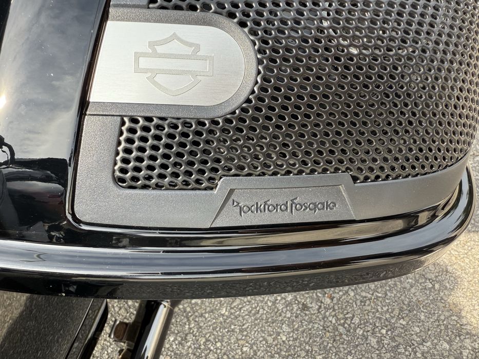 Road Glide CVO Black Hole