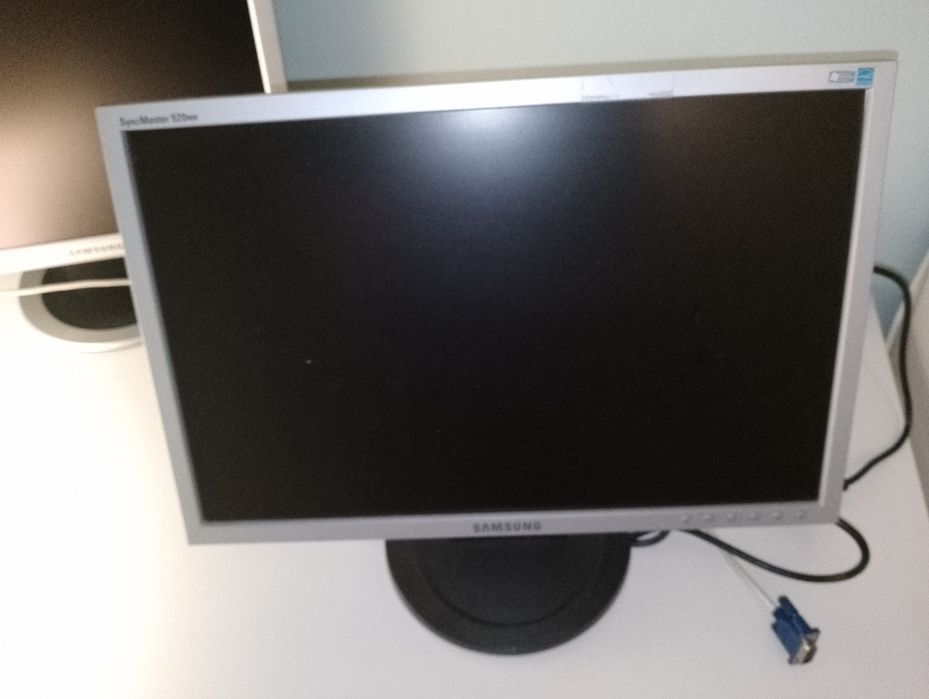 Sprzedam monitor widać na zdjęciach sprawny