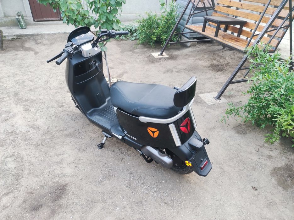 Електро скутерYadea E8S 2023