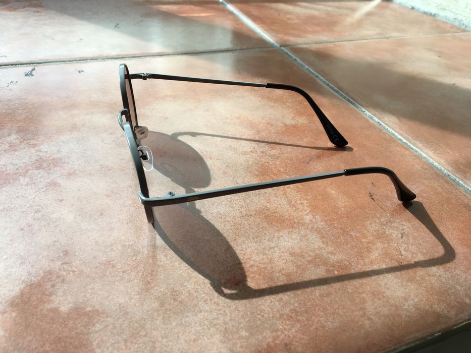 Óculos de sol com protecção UV máxima - NOVOS