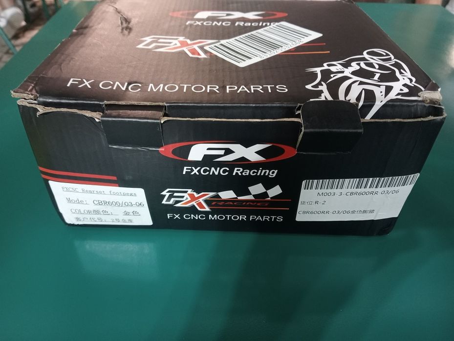 Pedais traseiros para moto