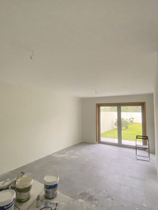 Trabalhos em Pladur, barramento, pintura e flutuante.