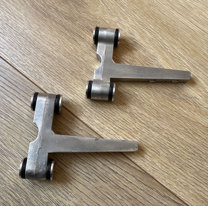 Łoże do silnika modelu RC Du-Bro 686 + 2 komplety elastomerów