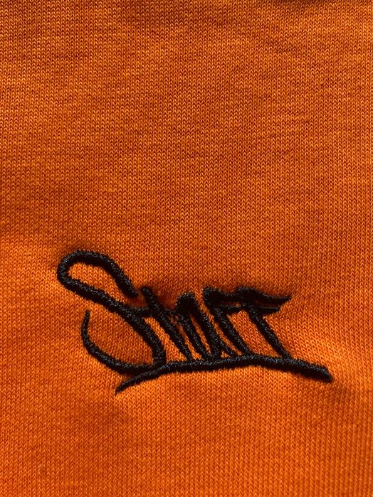 Свитшот Staff оранжевый с узором в виде железной сетки для ограждения