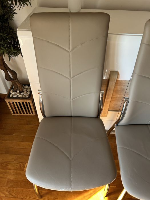 4 Cadeiras de Sala de Jantar – Conjunto