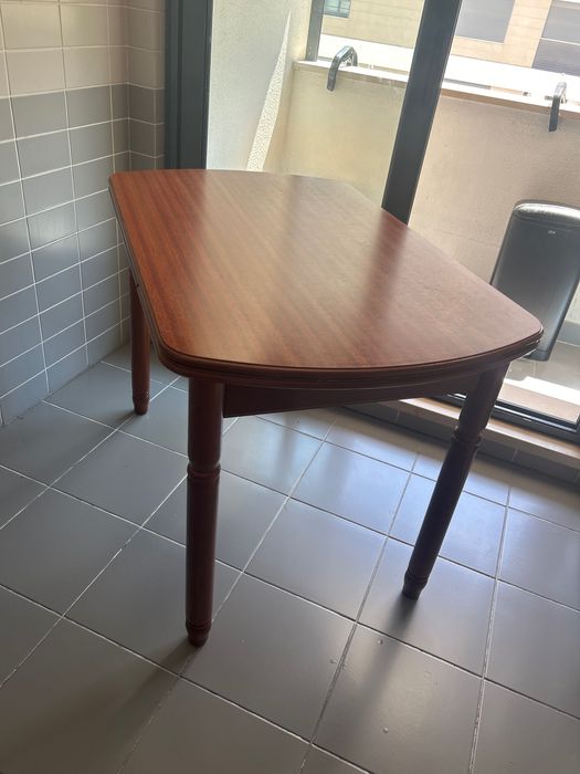 Mesa cozinha em madeira com gaveta