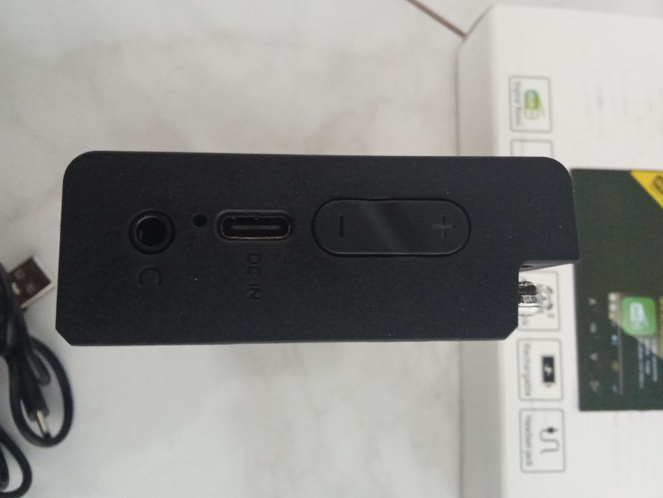 Портативне акумуляторне радіо