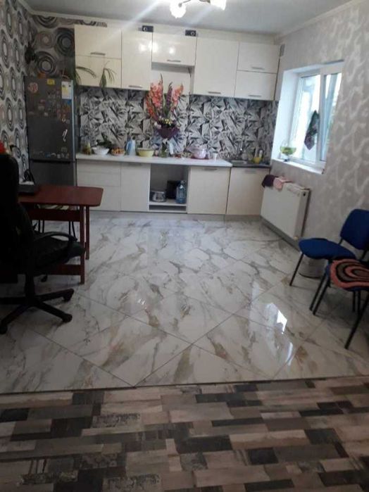 продам новый дом с ремонтом Корсунцы