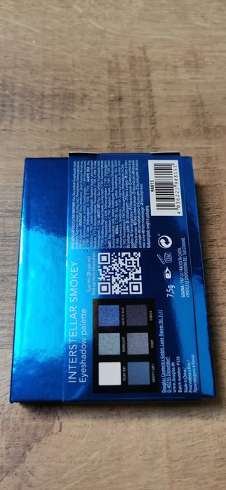 Paleta cieni Douglas Interstellar smokey eyeshadow palette