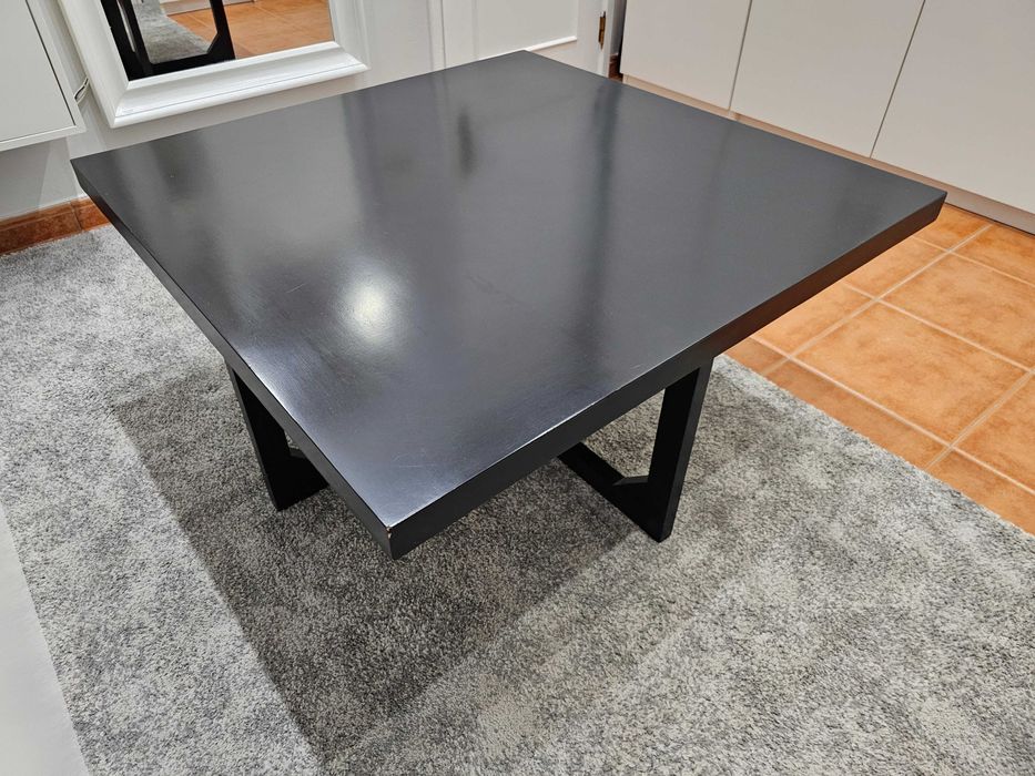Mesa preta quadrada (95 x 95 x 48) excelente estado