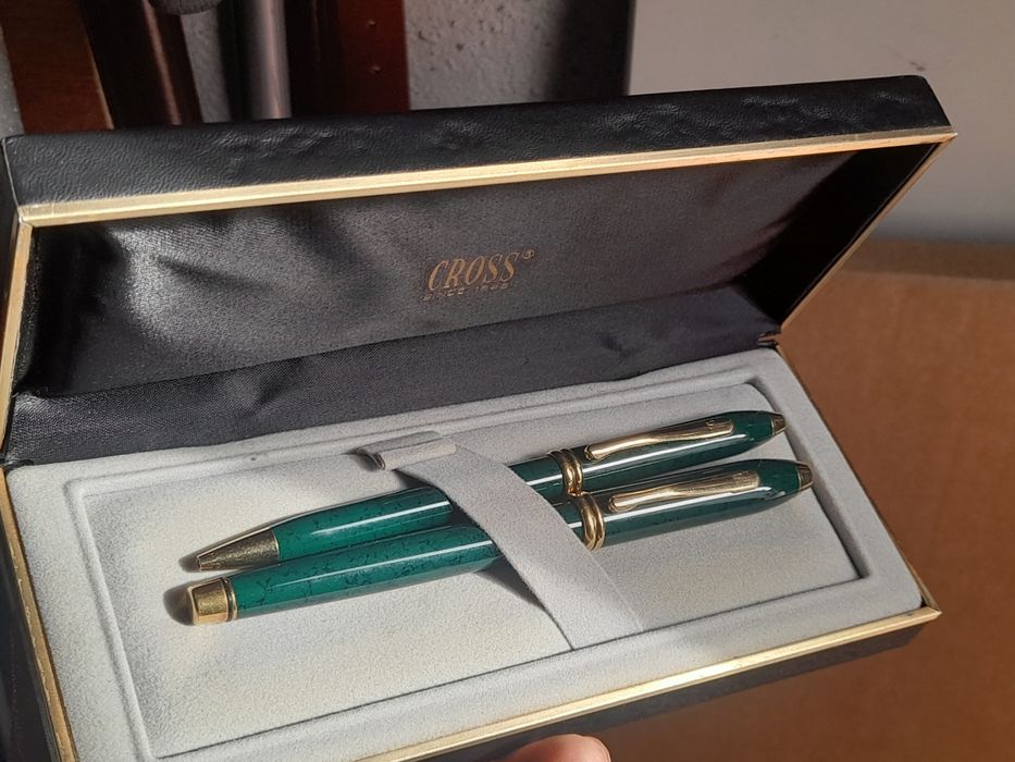 Canetas Cross Tawnsend