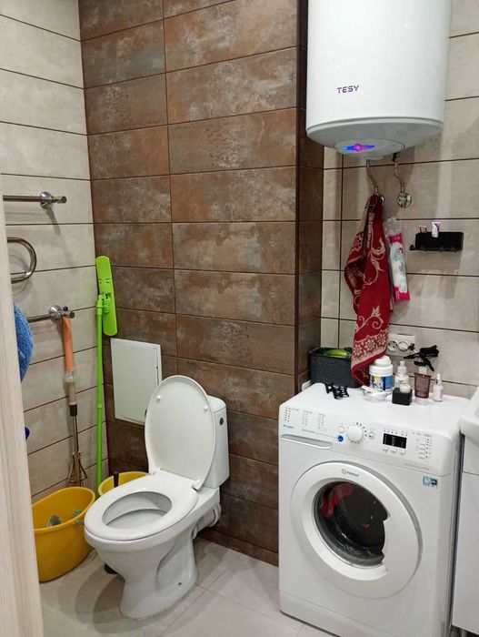 + Продам  2 кім. квартиру пр.Соборний , 39999 дол.