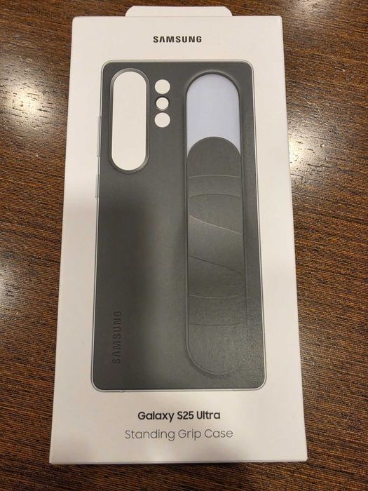 Samsung Capa S25 Ultra com suporte (como nova)