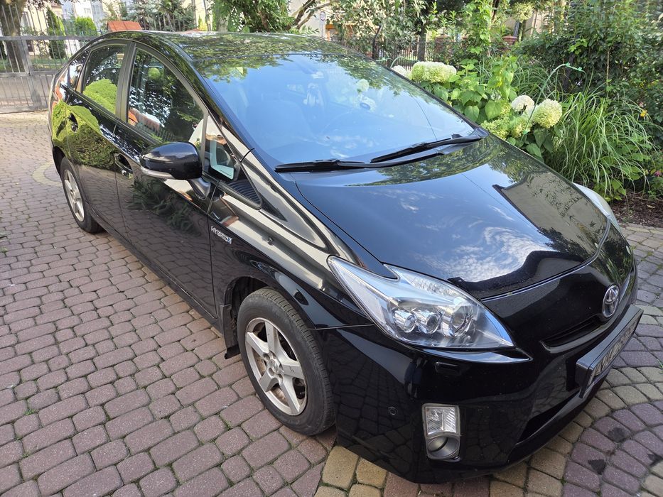 Toyota Prius 1.8 Benzyna Hybryda
