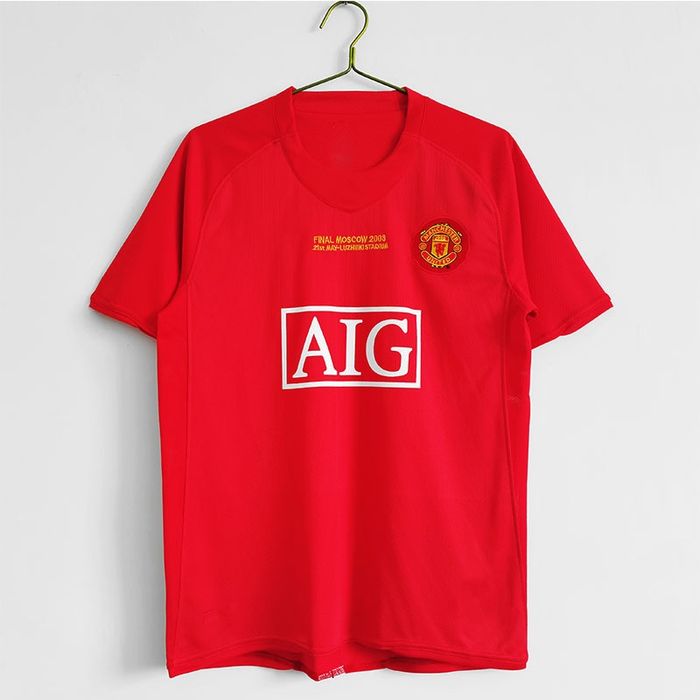 Camisola clássica do Manchester United, modelo da mítica Final da Liga dos Campeões em Moscovo 2008. Tamanho: L