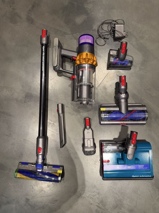 Dyson v15s Detect Submarine