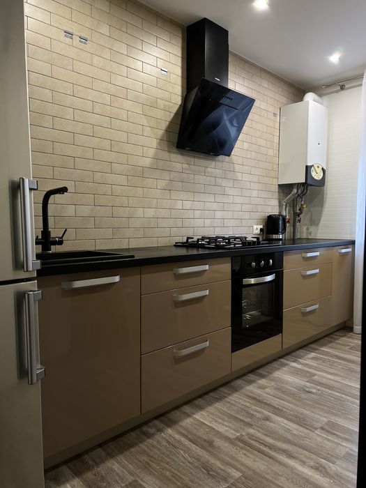 Фасады беж лак кухня