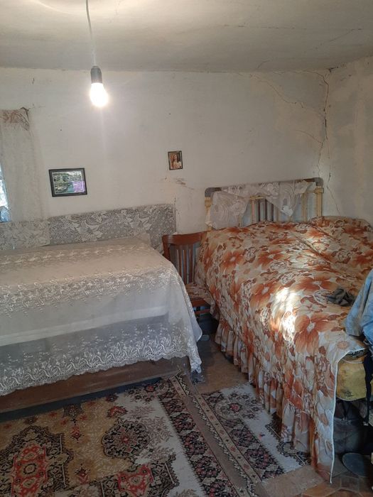 Продаж ділянки та будинка