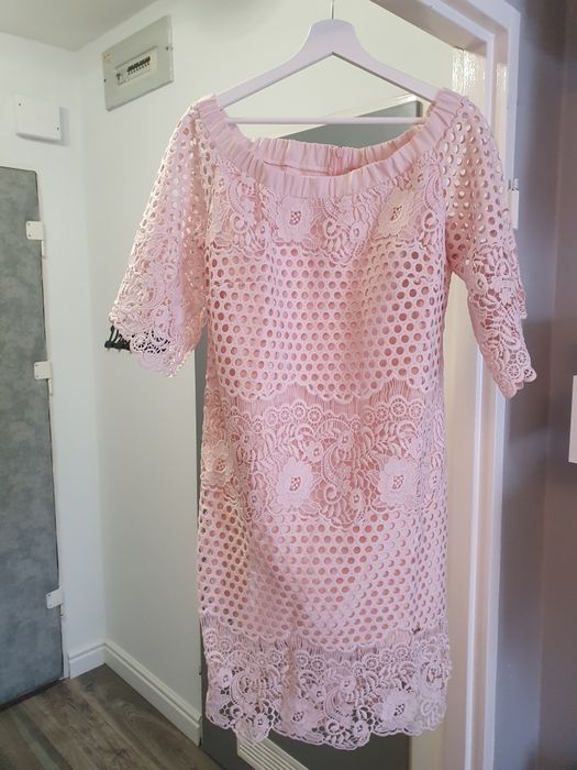 Sukienka koronkowa pudrowy róż na różne okacje