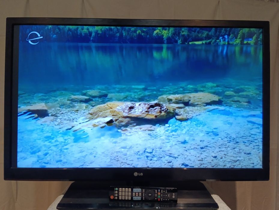 Продам телевізор LG 42LT640H в