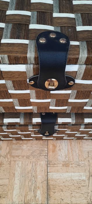 Arrumação fácil com rodas.