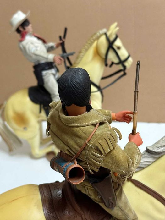 2 Figuras: Mascarilha e Tonto. Anos 60/70.