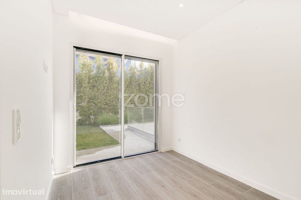 Moradia T3 com Piscina e Jardim no Zambujeiro – Alcabideche