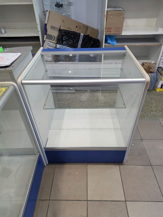 Вітрина для магазину