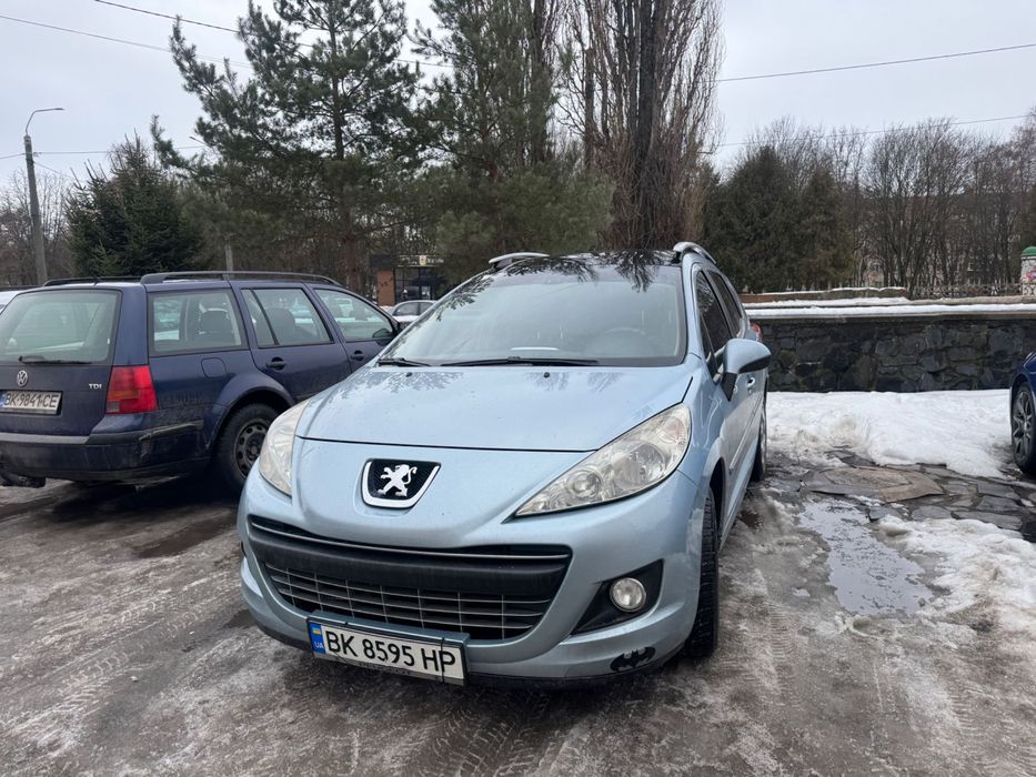 Продам власне економне авто 2010р
