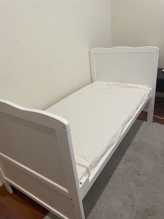 Mini cama e berço
