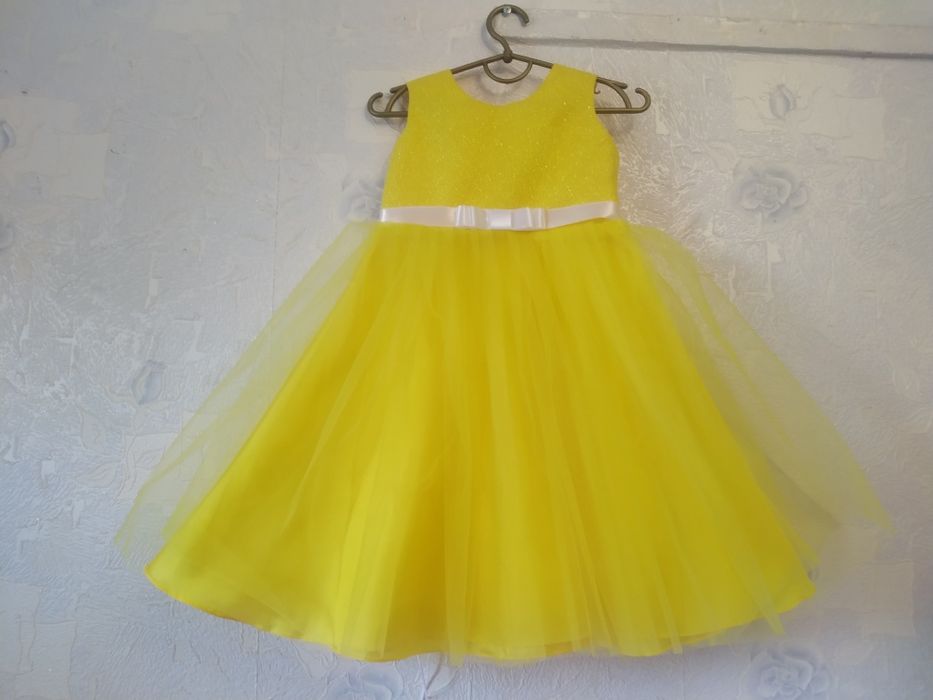 Платье желтое на девочку 4-6 лет. Сукня Сонечко