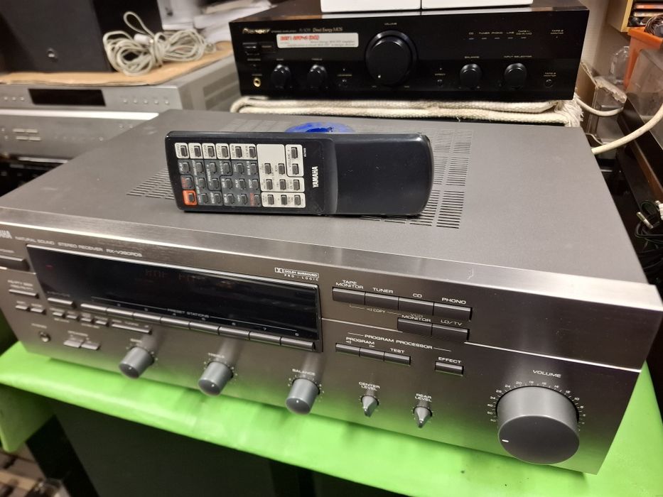 Amplituner Yamaha RX-V390RDS pilot