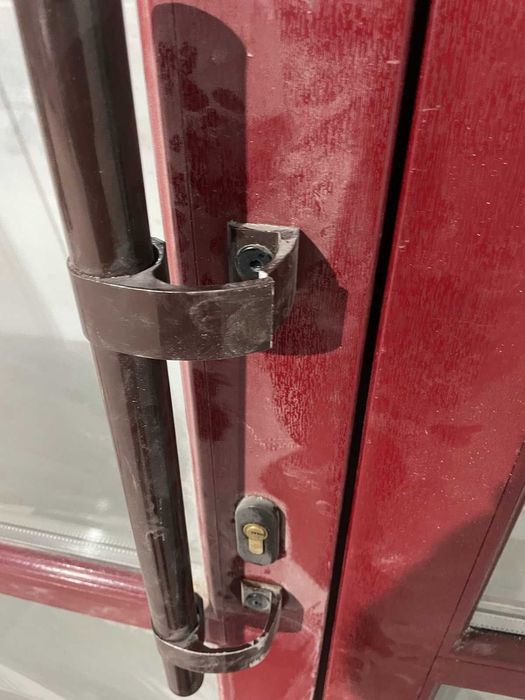 Продам металопластикові двері