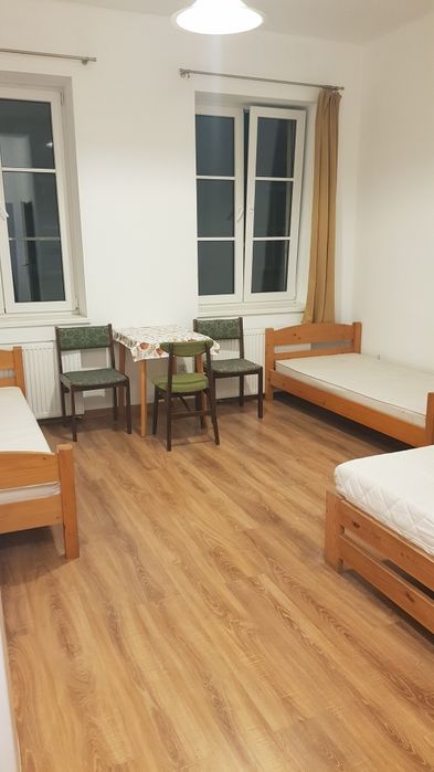 Wynajmę umeblowane pokoje 3-osobowe w centrum Lubania – blisko Rynku