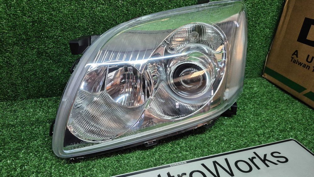 Otica Farol Esquerdo Toyota Avensis T25 2003 a 2006 Ref. 212-11F3L-LD-EM NOVO