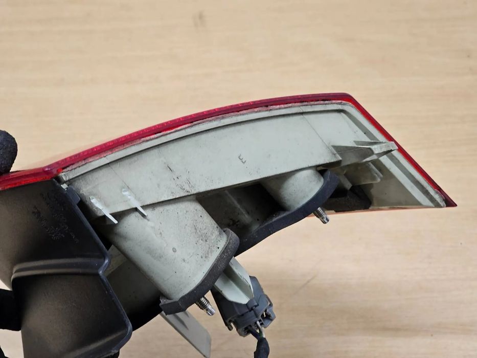 lampa prawa tył volvo v70 xc70 2007-2012