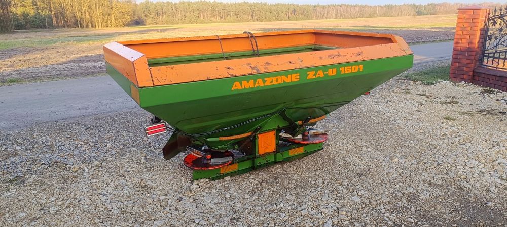 Rozsiewacz nawozu Amazone ZAU 1501 sprowadzony,n bez korozji, rauch