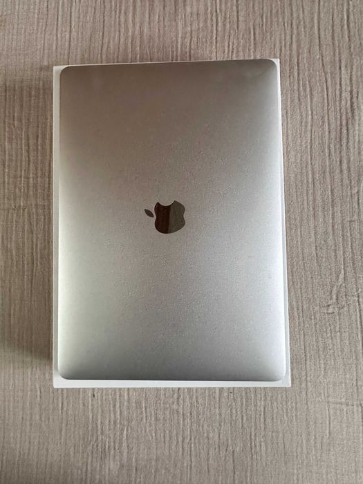 MacBook Air 13 M1 8GB RAM 256GB SSD Silver Grey Stan bardzo dobry