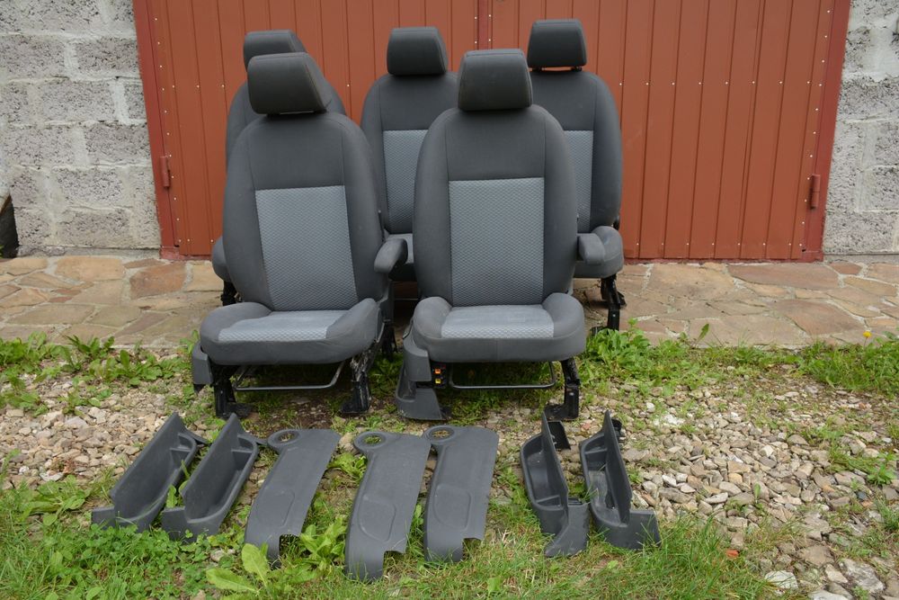 Сидіння, крісла автомобільні.