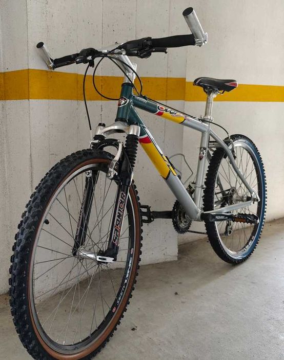 Bicicleta BTT roda 26 BH overX