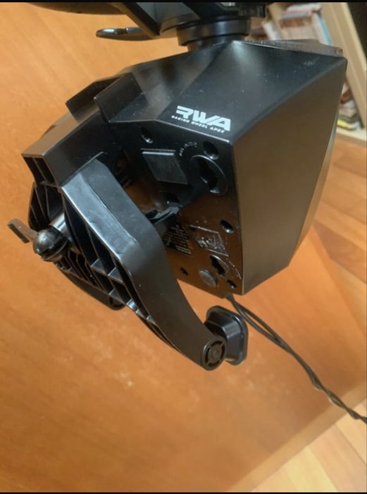 volante+pedais marca hori , conpativel ps5/ps4/pc