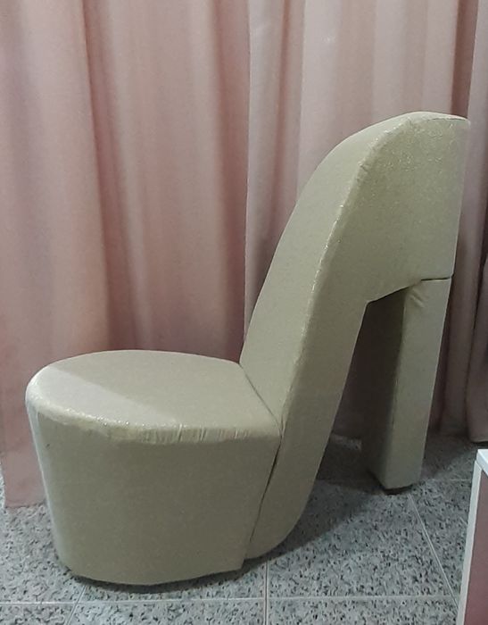 Poltrona Sapato Dourado