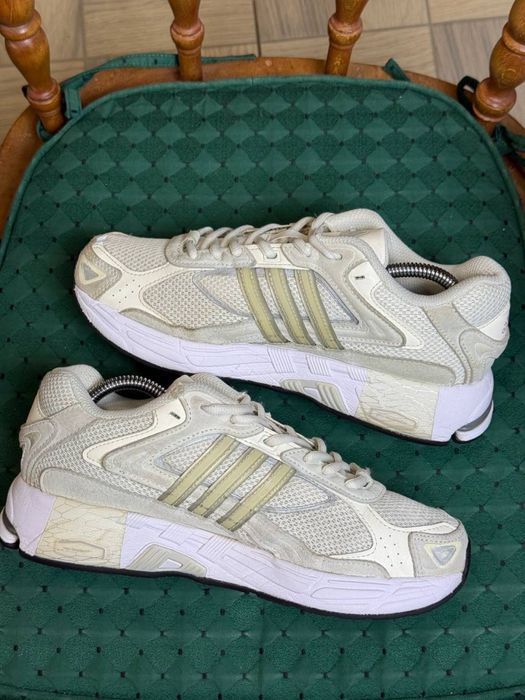 Оригінальні кросівки “Adidas Response CL”