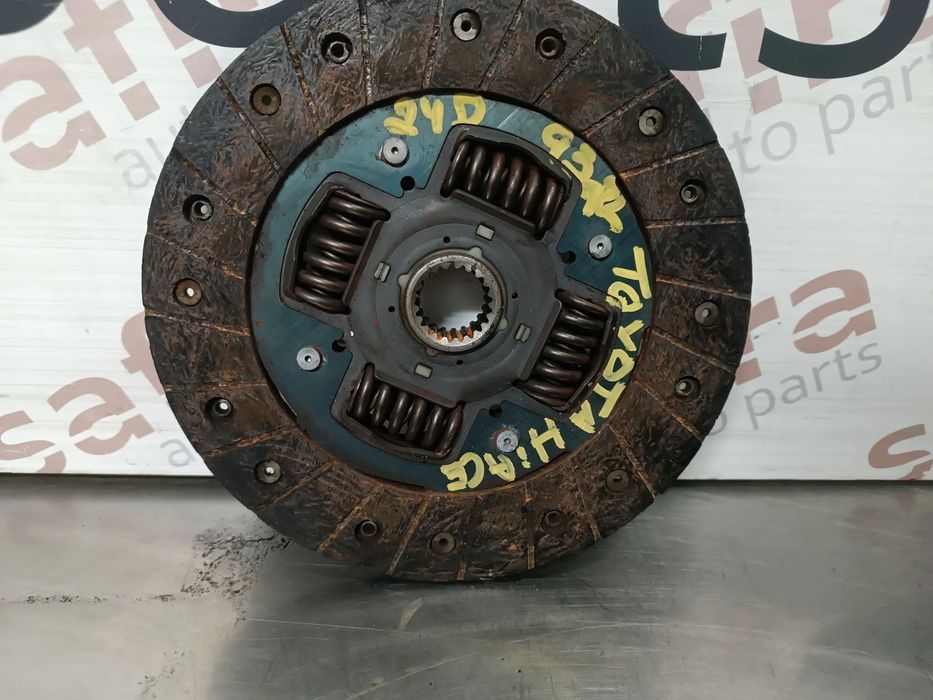EMBRAIAGEM (DISCO + PRENSA) TOYOTA HIACE / HILUX 2.4D 92-98