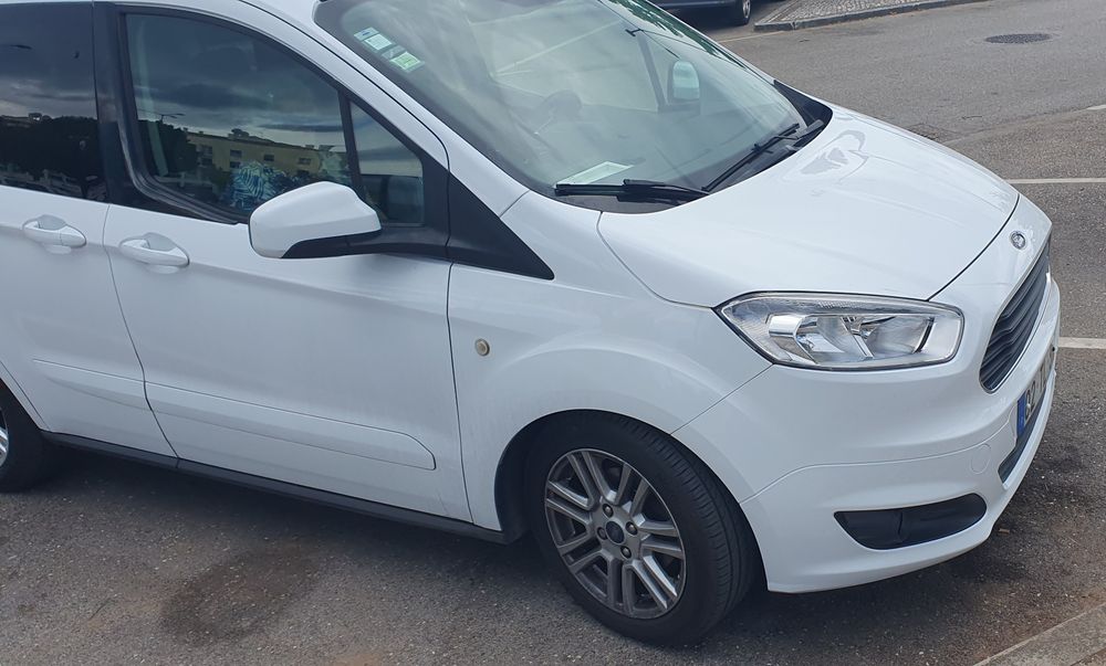 Ford Tourneo Courier Titanium 1.5 TDCi | 2017 Titanium 1.5 TDCi | 2017 — photo 2
