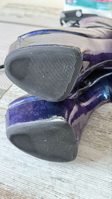 Продам стрипы. Размер 37.5-38 ( двойки)