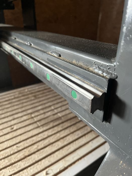 фрезерний верстат з ЧПК (чпу)