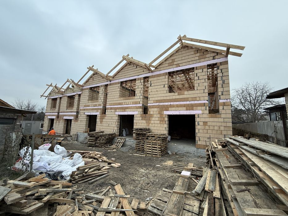 Таунхауси з центральними комунікаціями і газом на вул.Мечникова