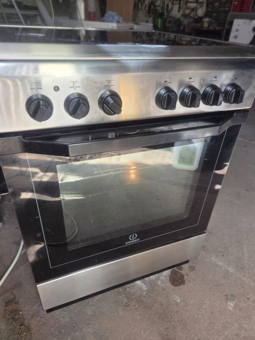 Fogão Indesit  em inox