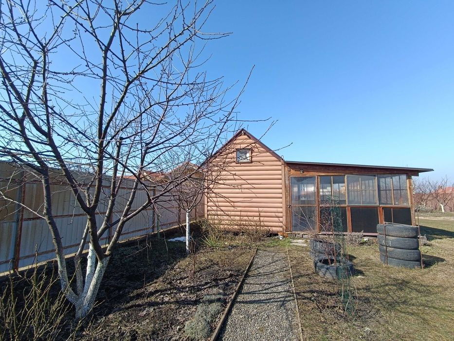 Продам ділянку з дачним будинком с.Санжійка